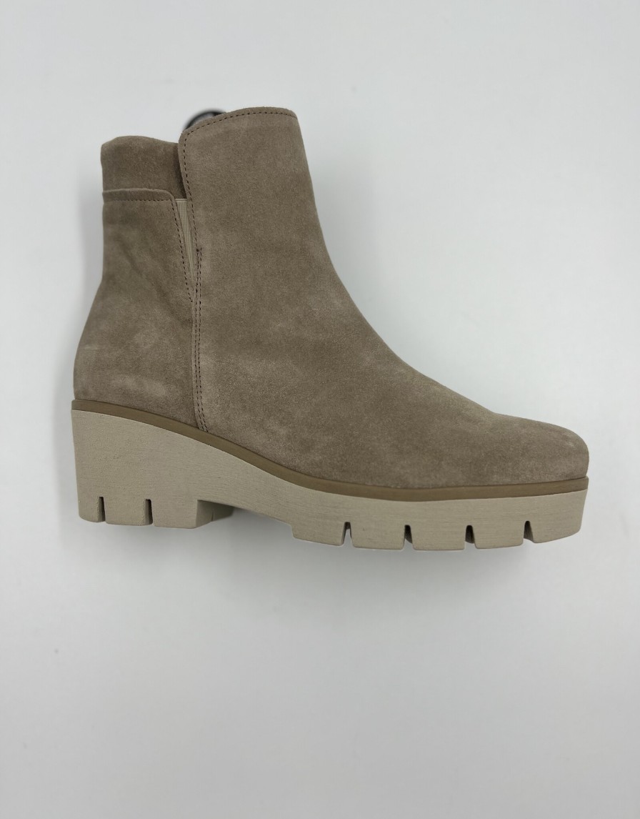 Boots Alexandria | 34.77