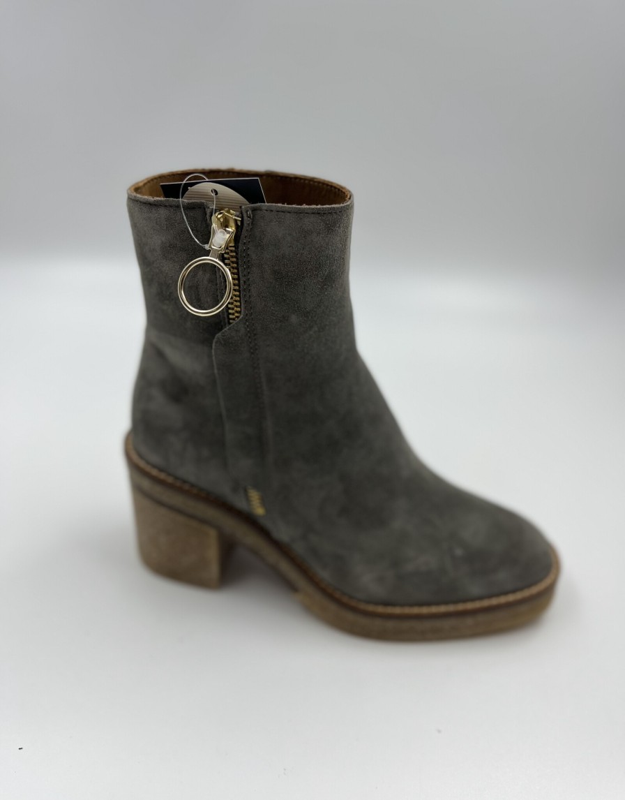 Boots Alexandria | 2625 Taiga